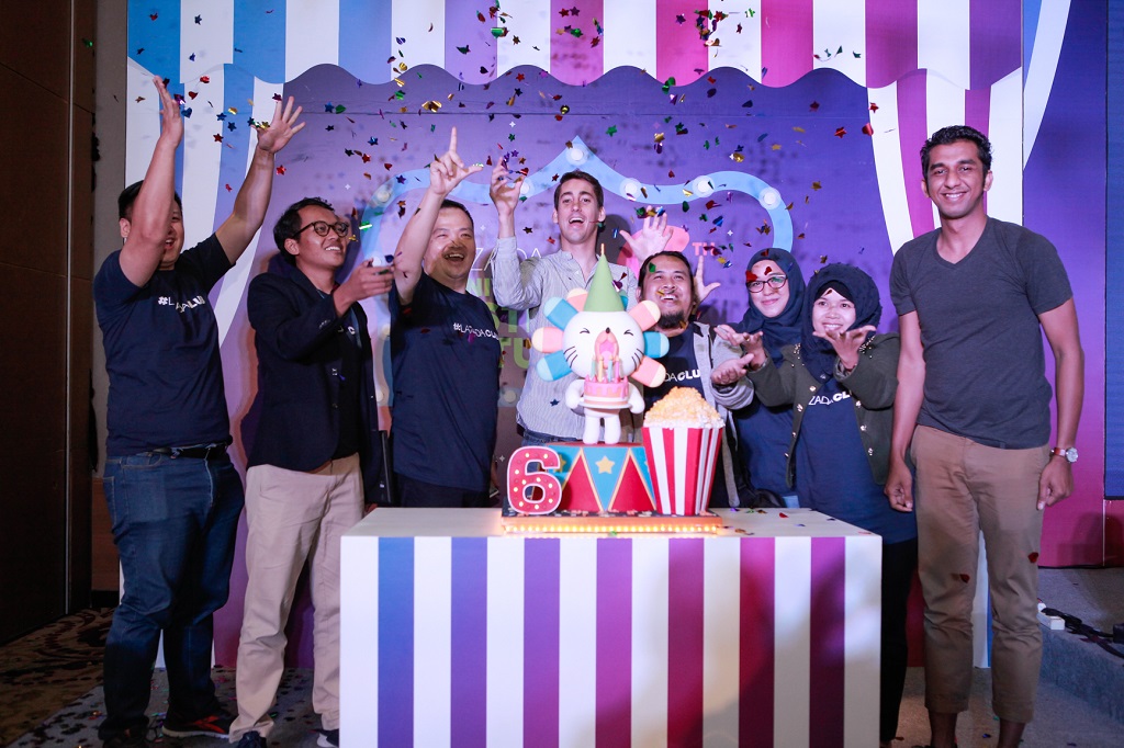 pinjaman dana lazada Dunia  LAZADA Fintech  #FESTIVALUNTUKSEMUA ANNIVERSARY,